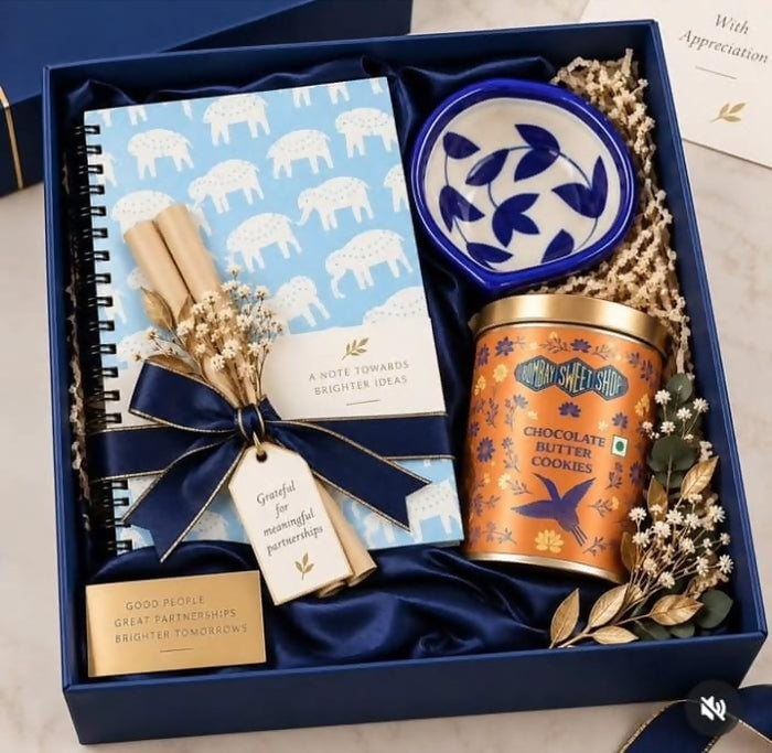 0067 The Sapphire Executive Desk & Gourmet Gift Box