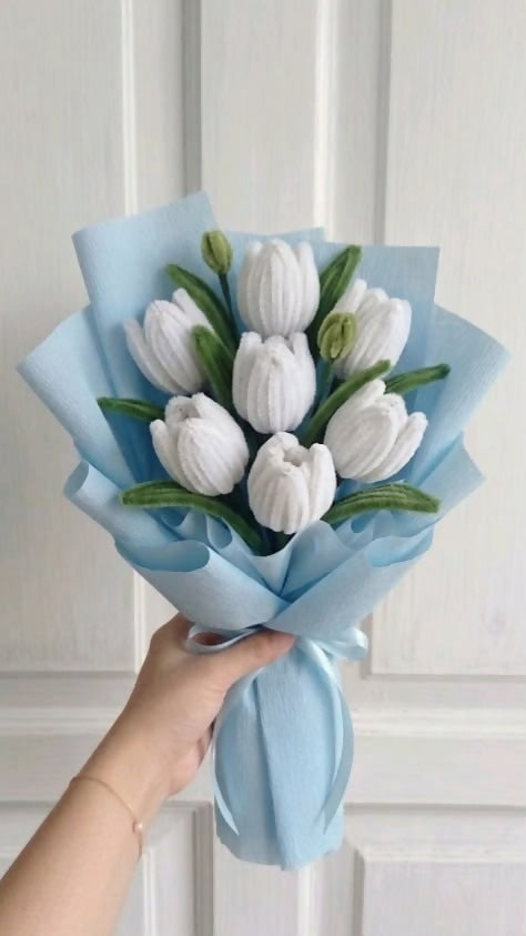 0059 Handcrafted Pipe Cleaner White Tulip Bouquet